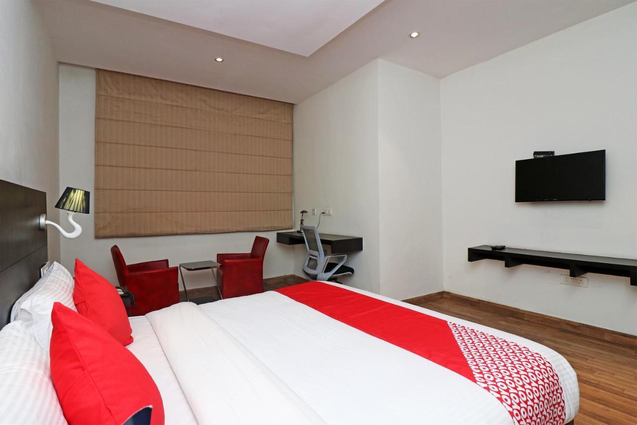 Capital O 19296 Joy Inn & Suites Bhiwadi Extérieur photo