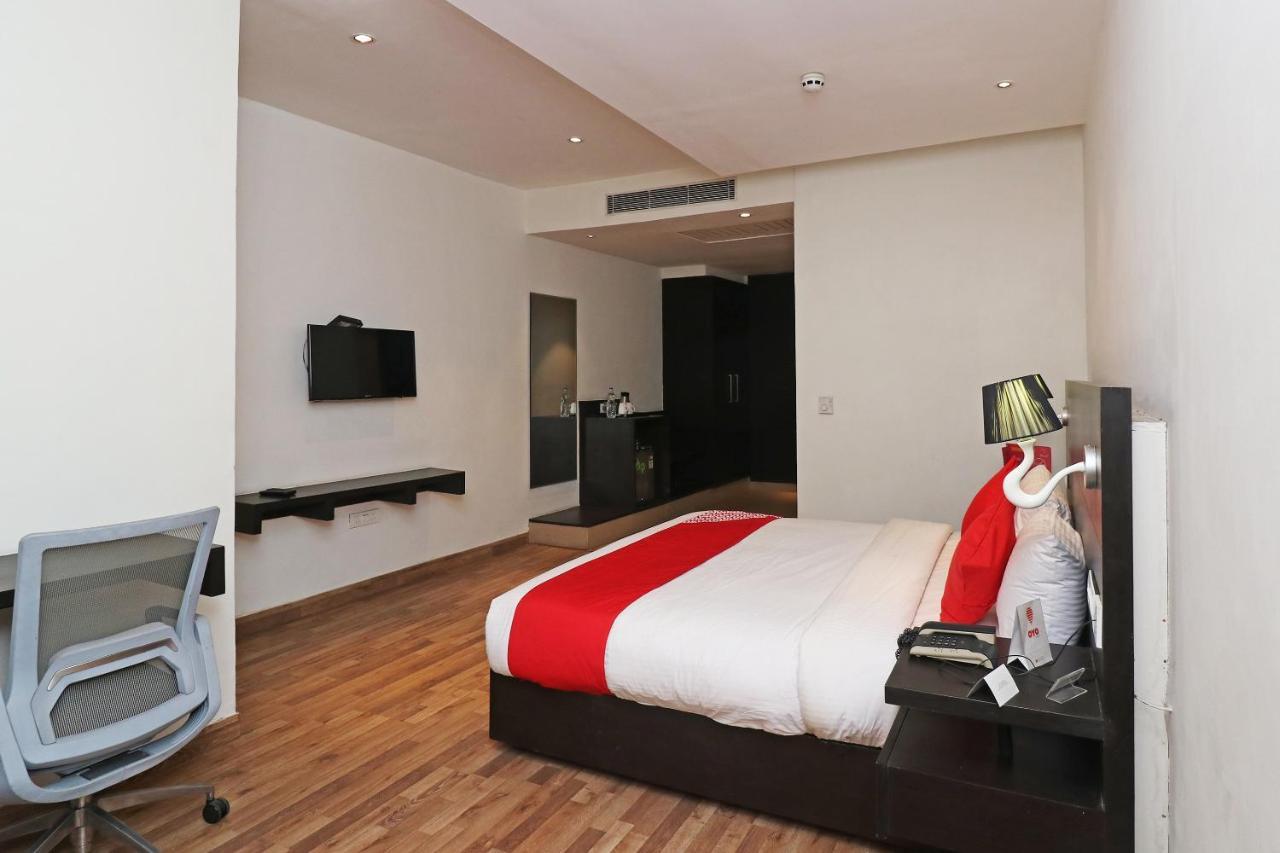 Capital O 19296 Joy Inn & Suites Bhiwadi Extérieur photo