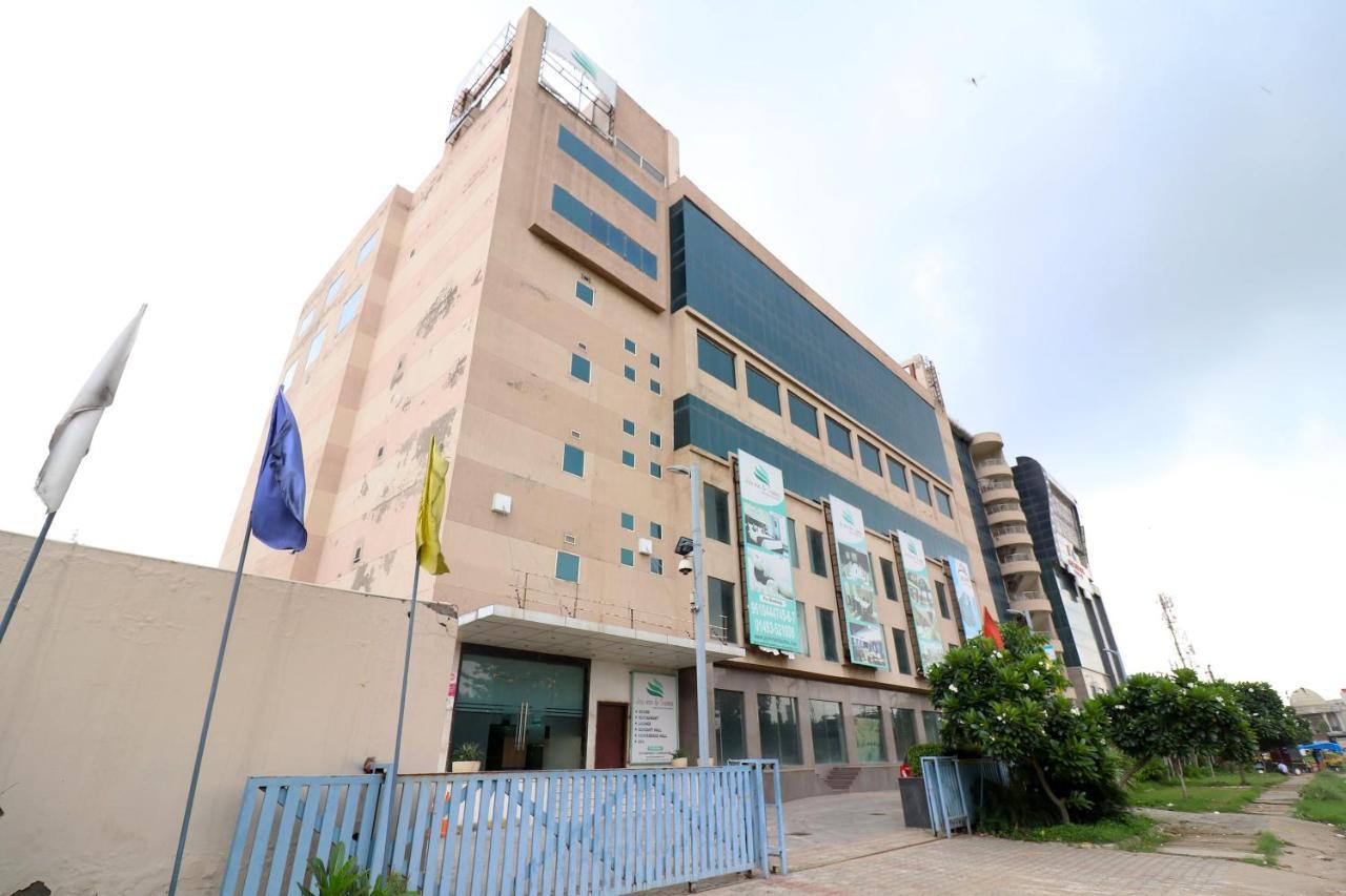 Capital O 19296 Joy Inn & Suites Bhiwadi Extérieur photo