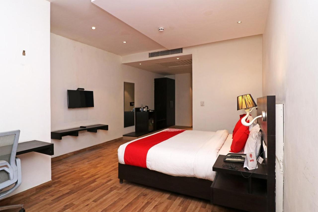 Capital O 19296 Joy Inn & Suites Bhiwadi Extérieur photo