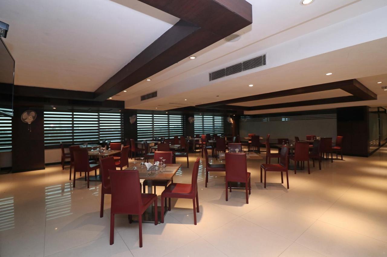 Capital O 19296 Joy Inn & Suites Bhiwadi Extérieur photo