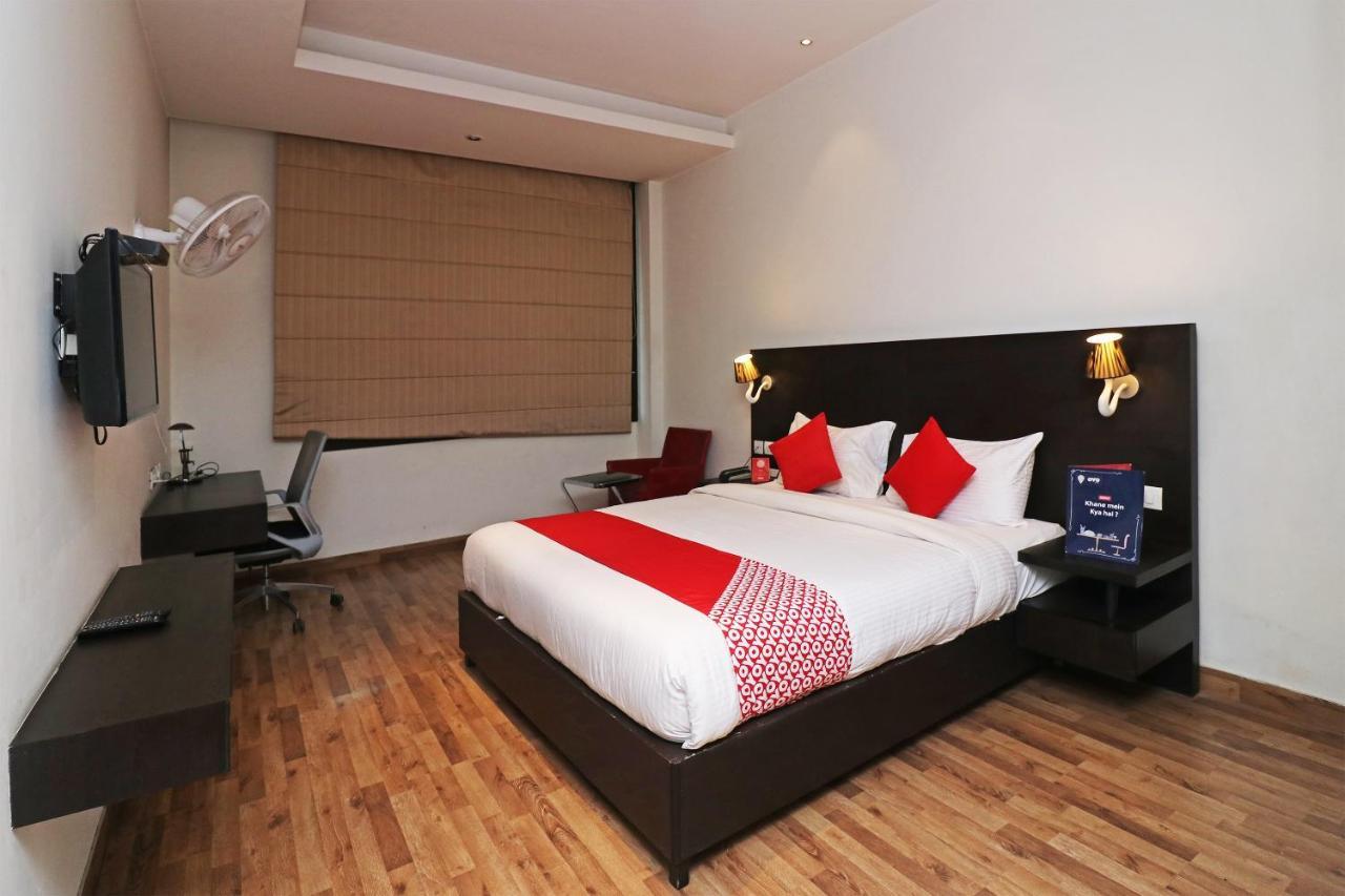 Capital O 19296 Joy Inn & Suites Bhiwadi Extérieur photo