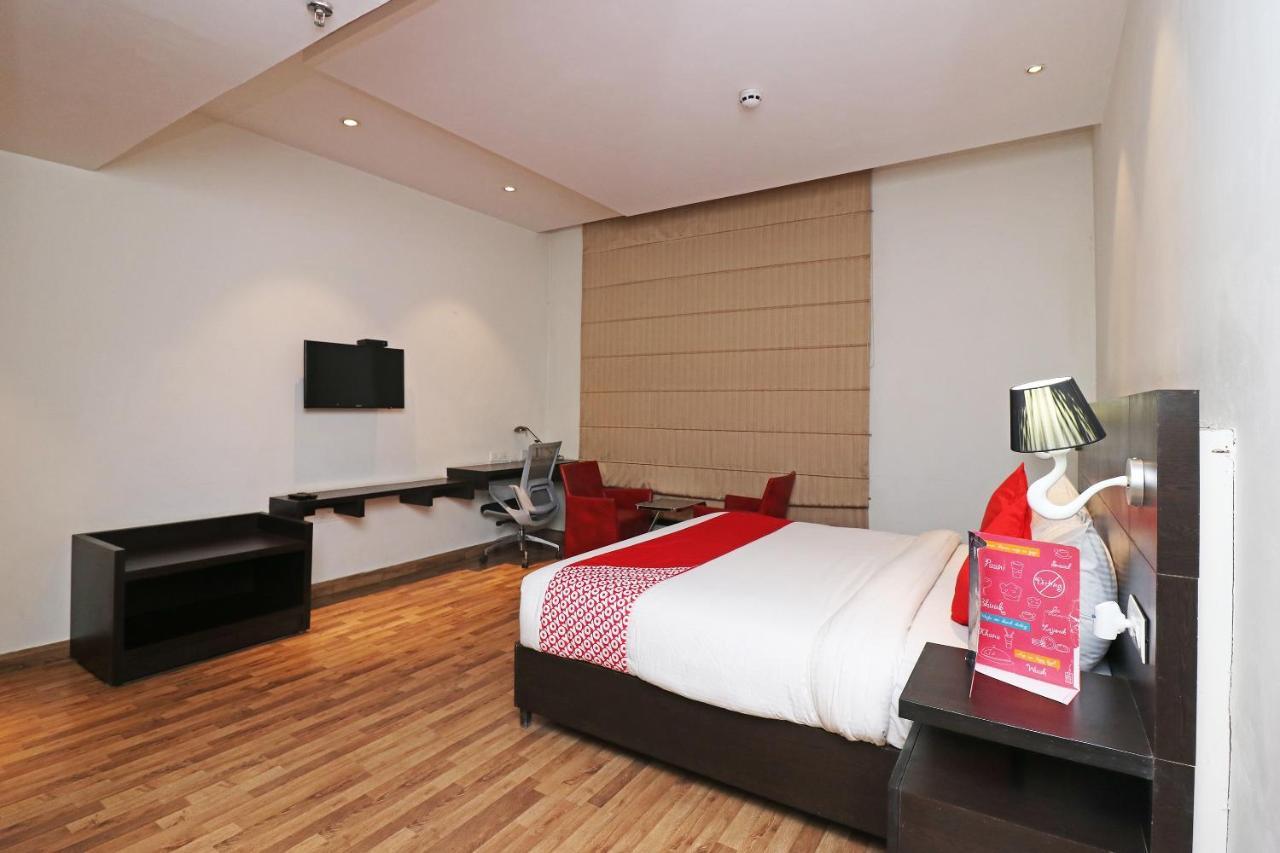 Capital O 19296 Joy Inn & Suites Bhiwadi Extérieur photo